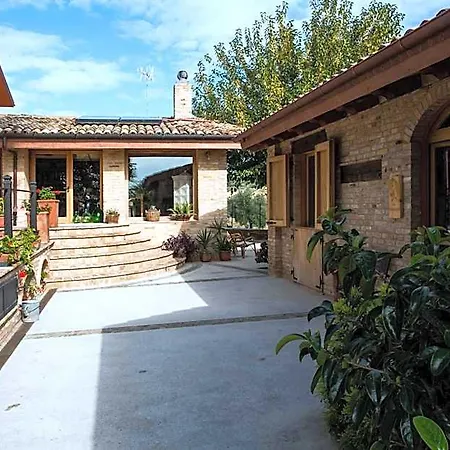 Il Cavallino Hotel Montecosaro (Marche)