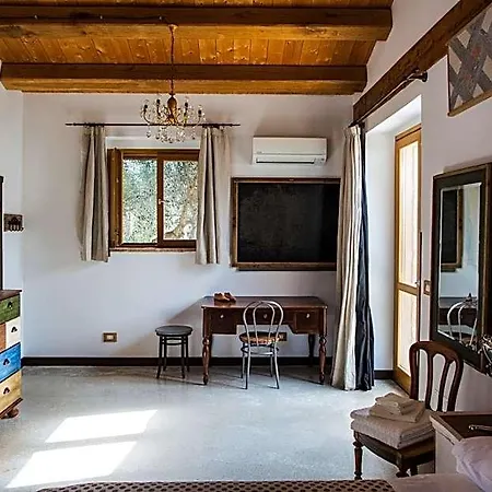 Hotel Il Cavallino Montecosaro (Marche)