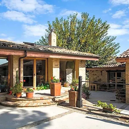 Il Cavallino Hotel Montecosaro (Marche)